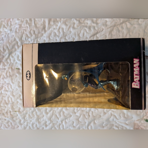 Limited 100th Addition Batman - Picture 4 of 6